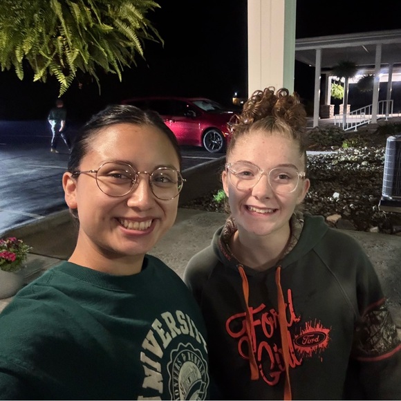 Meet your Posher, Lauren - Picture 6 of 12